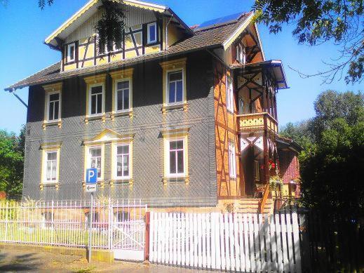 Ferienwohnung Haus Amelie Bad Salzungen Exterior foto